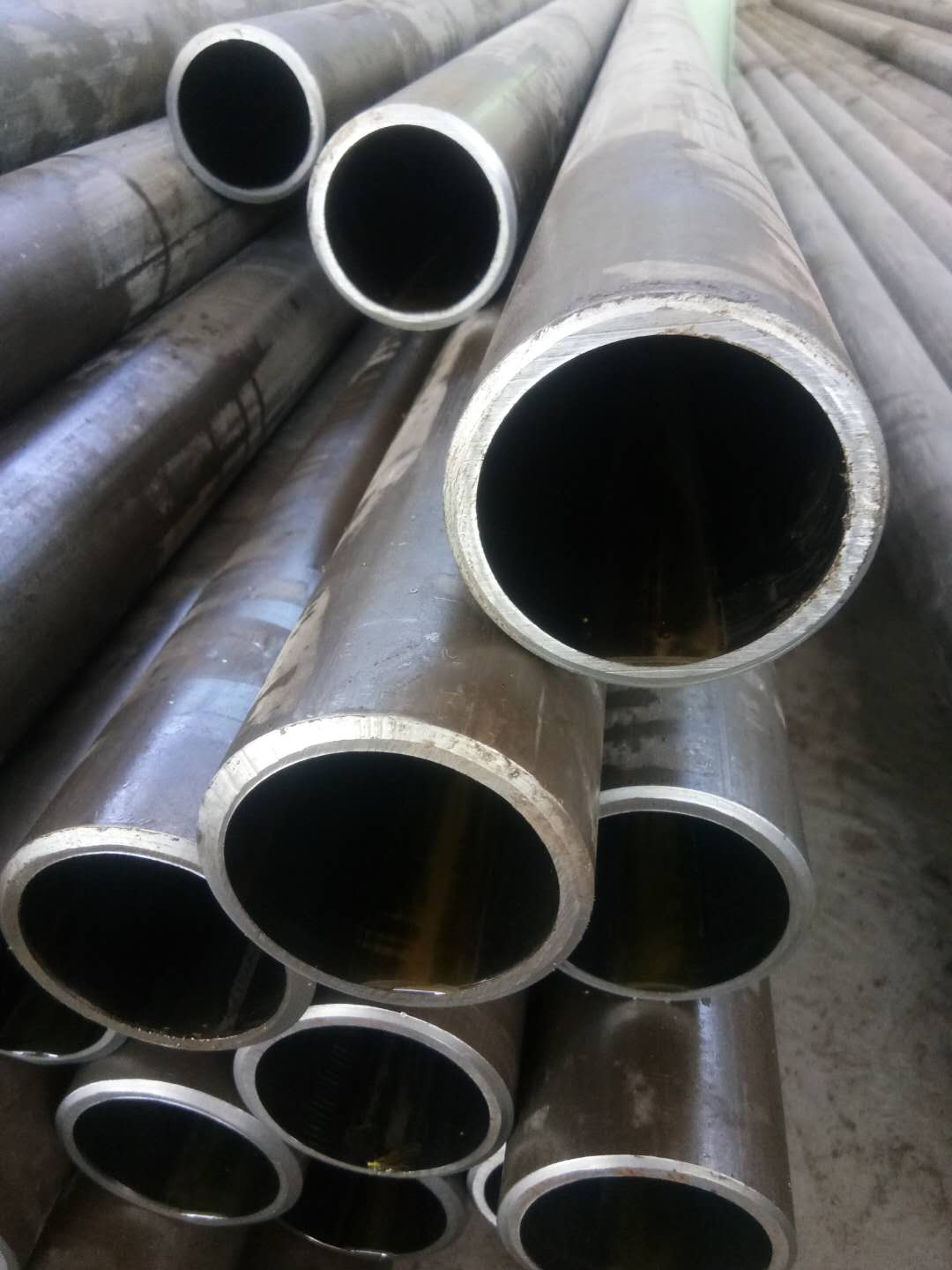 Fabricante profissional de tubos afiados | Tubos de cilindro hidr&aacute;ulico